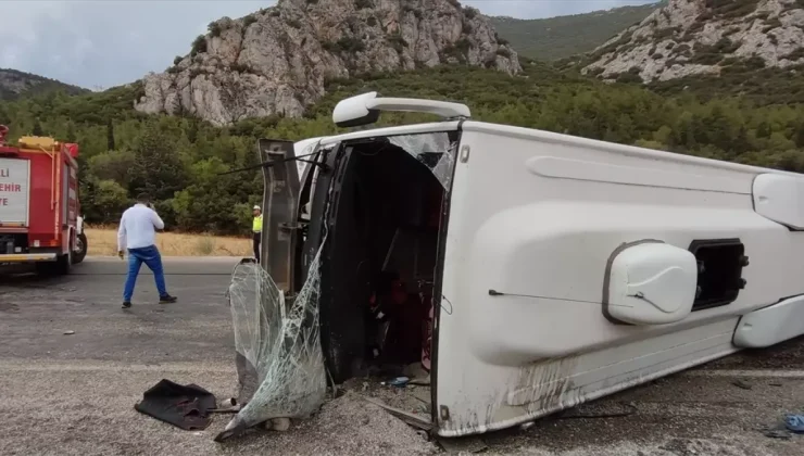 Denizli’de Midibüs Devrildi: 26 Yaralı!