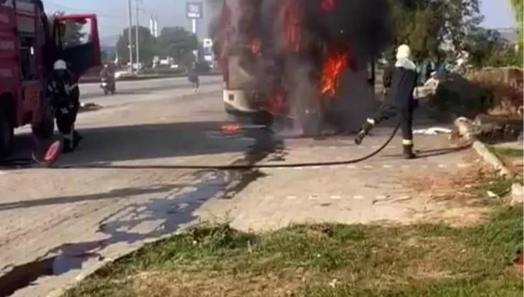 Elazığ FK’nın Otobüsü Manisa’da Yandı!