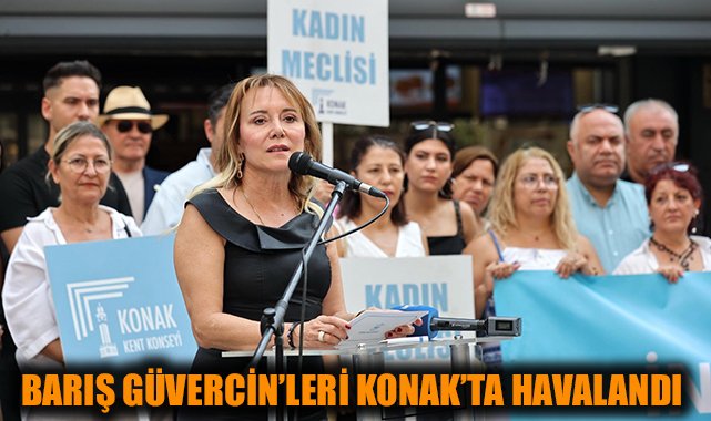 web sitesinde haber muhabirisin bu içeriğe göre dikkat çekici başlık yazar mısın. Başlığın uzunluğu en fazla 50 karakter olsun 
1 Eylül Dünya Barış Günü sebebiyle Konak Belediyesi ve Konak Kent Konseyi ortak basın açıklaması düzenledi. Türkan Saylan Kültür Merkezi önünde gerçekleştirilen açıklamaya Konak Belediye Başkanı Nilüfer Çınarlı Mutlu, CHP Konak İlçe Başkanı Ozan Ali İlgazi, CHP Konak İlçe kadın ve gençlik kolları, CHP İzmir İl yöneticileri, Konak Kent Konseyi Başkanı Hamit Mumcu, sivil toplum kuruluşları, demokratik kitle örgütleri, belediye meclis üyeleri ve muhtarlar katıldı. Basın açıklaması sonrası güvercinler barış özlemiyle göğe doğru uçuruldu. Mutlu: Barışı savunmaya devam edeceğizBasın açıklaması öncesi yaptığı konuşmasında barış hakkının temel bir insan hakkı olduğunun altını çizen Konak Belediye Başkanı Nilüfer Çınarlı Mutlu, “Savaşların yıkımını unutmayıp barışa daha sarılmamız gereken bir gündeyiz. Barış bir insan hakkı; barınma, eğitim ve sağlık gibi. Fakat bu insan hakkının ne yazık ki insanlar kıymetini bilmiyor. 21. yüzyılda hala savaşlar ve ölümler maalesef dünyanın gündeminde. Çocuklar savaşın ortasında annesiz babasız kalıyor, kadınlar her türlü şiddete maruz bırakılıyor. Binlerce insan doğdukları toprakları terk ederek mülteci konumuna düşüyor. Doğa ve tarihi değerler tahrip ediliyor, insanlar açlık ve sefalete sürükleniyor. İnsani değerler ayaklar altına alınıyor. Her savaşın en büyük mağdurları kadınlar ve çocuklar. Çocukların çığlıkları, kadınların gözyaşları savaşta gördüklerimiz. İnanıyorum ki barışı tüm dünyada tesis edecek olan çocukların ve kadınların gücü olacak. Bugün tüm insanlığın ihtiyacı olan eşitlik, adalet, özgürlük, hak ve hukuk temelli bir barışı sağlama isteği ile buradayız. Bunu sağlamanın en önemli yolu da Ulu Önderimiz Mustafa Kemal Atatürk’ün ‘Yurtta barış dünyada barış’ sözünü asla ve asla unutmamaktır. Bizler güvercin kasaplarına rağmen insanlık adına barışı savunmaya devam edeceğiz. Bugün burada birlikte uçuracağımız güvercinlerin dünyanın her yerine umudu ve barışı taşımasını diliyorum” ifadelerini kullandı. Mumcu: Amasız, fakatsız barış diyoruzBileşenler adına ortak basın açıklamasını okuyan Konak Kent Konseyi Başkanı Hamit Mumcu ise şu sözlerin altını çizdi: “Bugün dünyada, özellikle de bölgemizde yaşanan savaşlar ve onun yol açtığı yıkımlar çok sayıda canı yok ediyor. Sadece Ukrayna ve Gazze’de binlerce insan hayatını kaybediyor, kaybetmeye devam ediyor. İsrail Devleti’nin bombardıman ve saldırıları altında Gazze’de yoğun çocuk ölümleri olmasına karşın, özellikle medeniyetleri ile övünen ülke devletleri, bu saldırılara sessiz kalmadıkları gibi katliamcı İsrail’in yanında durmakta. Birleşmiş Milletler Mülteciler Yüksek Komiserliği’nin yayınladığı ‘2023 Küresel Eğilimler Raporu’na göre son on yılda çatışma ve savaş yüzünden yerinden edilenlerin sayısı ikiye katlandı. 2023 yılı sonu itibarıyla dünya çapında tahminen 117 milyon kişi, çatışma, şiddet, baskı, insan hakları ihlalleri gibi farklı nedenlerle yerlerinden edildi. Bu yıl sayının 120 milyon kişiye ulaşacağı tahmin ediliyor. Biz bu toplumu oluşturan tüm kesimlerin barış ve dayanışma içinde yaşamalarını, her türlü ayrımcılığa karşı kararlı duruşumuzun altını çiziyoruz. Yaşam alanlarımızın, doğamızın kentlerimizin, tahrip edilmediği, ranta kurban gitmediği, yaşamın her alanında, iradelerimizin ortaya konulduğu katılımcı bir demokrasiden yanayız.  Kısaca amasız, fakatsız, inadına barış diyoruz.”