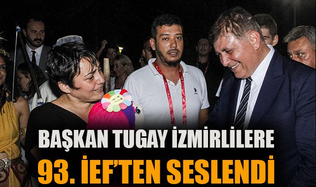 web sitesinde haber muhabirisin bu içeriğe göre dikkat çekici başlık yazar mısın. Başlığın uzunluğu en fazla 50 karakter olsun 
İzmir Büyükşehir Belediye Başkanı Dr. Cemil Tugay,   İzmir Enternasyonal Fuarı’ndan Burçin Atılgan’ın sunuculuğunu yaptığı Tele 1 Televizyonu’ndaki  “Söz Bizde” programının canlı yayın konuğu oldu. Fuarın renkli atmosferi içinde özellikle gençler için yapılan ve planlanan projelere ilişkin bilgi veren Başkan Tugay, önümüzdeki yıllarda nasıl bir fuar dönemi yaşanacağını da aktardı.“Öncü kent kimliğimizi güçlendireceğiz”İzmir’in öncü kent kimliğini güçlendireceklerini aktaran Başkan Tugay, “İzmir her zaman aydın düşünen insanlarıyla Türkiye için lider, öncü ve örnek kentlerden birisi olmuştur. Bu kent kimliğimizi güçlendireceğiz. İzmir’in, insanların yaşamaktan daha mutlu olduğu bir kent olması için üzerimize düşen çalışmaları yapacağız. Sorunların hiçbiri çözülmeyecek sorunlar değil. Ülkemiz genel olarak sorunlu bir dönem yaşıyor olsa da dayanışma ile ama bolca da çalışarak pozitif bilimlere, aydınlığa, Cumhuriyet değerlerimize olan inancımızla bu zor günleri aşacağız. Ben gençlerimizin enerjisine çok inanıyorum. Biz onlara bir şeyler verdikçe onların katlayarak geri vereceğini biliyorum. Ülkemizin tüm insanlarını kucaklıyoruz, gençlerimizin enerjisi ve bu ülkeye sahip çıkmasıyla bir şeyleri düzelteceğimize çok inanıyoruz. Kimsenin motivasyonunu, inancını kaybetmemesini, olabilecek olumsuzluklara karşı dayanışma içinde olmasını rica ediyorum. Her ne sorunumuz olursa olsun birlik ve beraberlik içinde kol kola, omuz omuza olduğumuz zaman çözülür. İzmir bu açıdan örnek bir kent olacak, buna yürekten inanıyorum” diye seslendi.“Uluslararası katılım artacak”Fuara daha fazla uluslararası katılım sağlayacaklarını dile getiren Başkan Tugay, “Bunun için yoğun çaba göstereceğiz. İzmir Enternasyonal Fuarı’nı diğer fuarlardan ayıran en önemli konu yoğun bir uluslararası katılım olmasıydı. Bunu lojistik olarak desteklediğimiz zaman teşvik edebileceğimizi düşünüyorum. Dünyanın dört bir köşesinde buraya taşıyabilecekleri ürünlerini, kültürel etkinliklerini sergileyebileceğimiz çokça ülke var. Mesela Uzak Doğu’dan çokça ziyaret alıyoruz. Sadece Çin bile ürünleri ile katılsa çok renkli fuar olur. Bu sene Küba özel bir konuğumuz. Önümüzdeki yıllarda de fuara katılım konusunda çok istekliler. Katılımları renkli olacak, İzmirlilerin ilgisini çekecek uluslararası şirketlerin katılımını da sağlayacağız. Bu sene sanat, kültür ve sosyal etkinlikler açsından çok zengin bir fuar düzenledik. Önümüzdeki yıllarda da hem ulusal hem de uluslararası düzeyde kültür, sanat ve sosyal etkinlikler konusunda bolca faaliyetin gerçekleştiği bir fuar olacak” sözlerine yer verdi.“Atatürk’ün verdiği ödevi yerine getiriyoruz”Türkiye’nin en eski uluslararası fuarını düzenlediklerini belirten Başkan Tugay, “Cumhuriyet’in kuruluşundan hemen önce, İzmir İktisat Fuarı’nı takiben bu fuarın düzenlenmesi ile ilgili kararı veren Büyük Önderimiz Gazi Mustafa Kemal Atatürk’ün bizlere verdiği ödevi yerine getiriyoruz. O nedenle bu fuarı manevi duygularla yapıyoruz. Bütün İzmirlilerin uzun yıllardır hayatında var olan, her sonbahar başlangıcında bizlerde çok değerli anıları olan bir fuar. Türkiye’yi uluslararası arenada birçok yeniliğe taşıyan, pek çok ürünün ilk kez sergilendiği bir yer. Bu fuarı düzenlemek bizler için hala özel ve değerli. Bu yıl 14 ülke ve ülkemizden 53 şehirden firmaların katılımıyla yapılıyor. Bu sene etkinlik teması olarak da teknolojiyi seçtik. Teknoloji, özellikle gençlerin yoğun ilgisini çekiyor ama aynı zamanda hepimizin hayatında daha fazla var olan bir olgu ve gelecekte yaşadığımız tüm sorunlara çözüm getirmesini beklediğimiz bir meta. Geleceğin dünyasını, geleceğin şehirlerini, geleceğin İzmir’ini, Türkiye’sini hayal etmemize neden olan pek çok etkinlik fuarımızda gerçekleşiyor” ifadelerini kullandı. Başkan Tugay, gençlik yıllarında stant kasiyerliği ve stant şefliğinin yanı sıra lunaparkta da çalıştığını sözlerine ekledi.“Kent enstitüleri oluşturacağız”Atılgan’ın gençlere özel projeleri sorması üzerine geçlerin kendini geliştirmesi için bir program uyguladıklarını kaydeden Başkan Tugay, “Gençlerin kendi kararlarını kendileri vermesi ile ilgili adım adım devam eden program var. Genç İzmir adındaki programda bir taraftan genç sivil toplum kuruluşları ile iş birliği yapıyoruz. Gençlerin kendini geliştirmesi için gençlik merkezleri oluşturuyoruz. Lise ve üniversite çağında, henüz mesleğin ilk yıllarında olan genç arkadaşlarımıza pek çok imkan sunuyoruz. En çok desteğe ihtiyacı olan grup üniversite gençleri görünüyor. Onların barınma, beslenme ve eğitimle ilgili pek çok destek sunuyoruz. Sosyal yaşamlarını geliştirmeleri için imkanlar sağlanması açısından da pek çok etkinlik gerçekleştiriyoruz. Özel hizmetlerimiz var. 3 noktada ücretsiz çamaşırhane hizmeti veriyoruz. Eşyalarını naklederken ücretsiz nakliye hizmeti veriyoruz. Etkinliklere katılmaları için ücretsiz bilet veriyoruz. Yakında da kent enstitüleri oluşturup gençlerin atölye çalışmalarıyla ya da dijital veya mentor aracılığıyla yapacakları her türlü araştırmaya katkı olması için özel bir ortam sunacağız. Gençlerimiz her türlü konuda ihtiyaçları çerçevesinde belediyemize başvurabiliyor ve onlar için mutlaka bir seçenek oluşturuyoruz” diye konuştu.