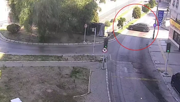 İzmir’de Köprüye Düşen Araç Kazası Şok Etti!