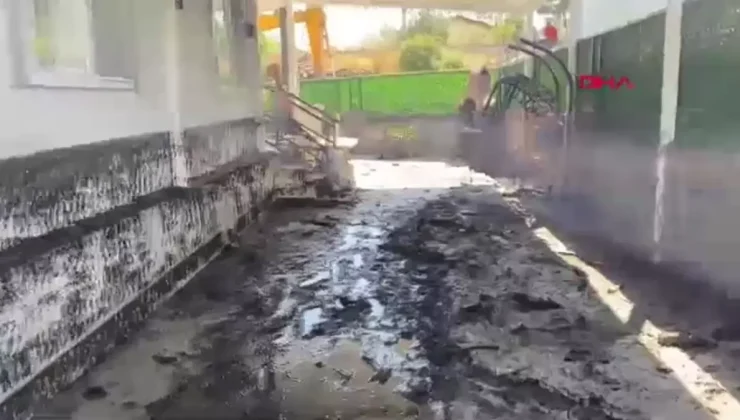 Menderes’te Sağanak: Yol ve Duvar Çöktü!