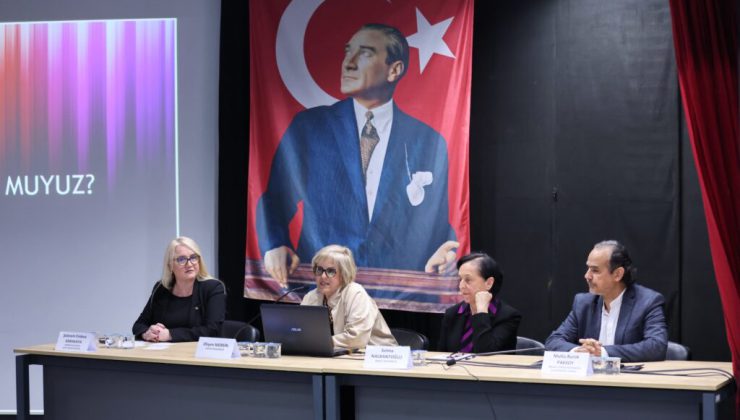 Depremde hayatını kaybeden canlar Konak’ta anıldı