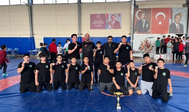 Menemen Güreş Takımı, Cumhuriyet Turnuvası’nda Şampiyon!
