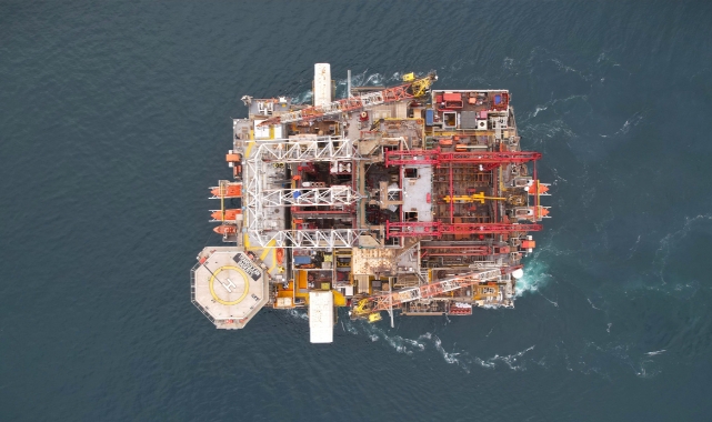 Dev Petrol Platformu İstanbul Boğazı’nda Geçişte!