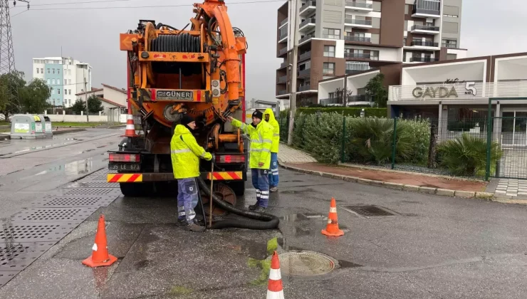 İzmir’de Şiddetli Yağışlara Karşı Seferberlik!