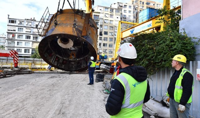 Buca Metrosu’nda TBM Taşıma İşlemi Başladı!