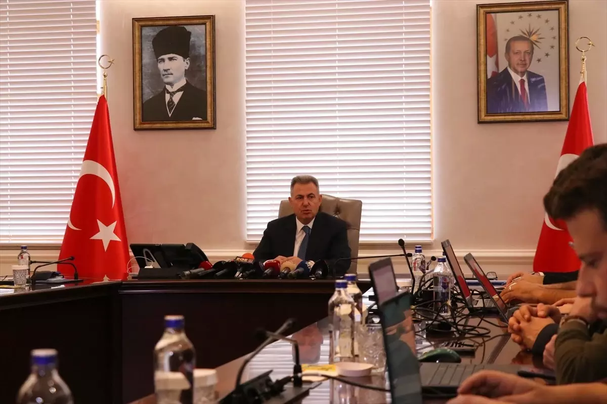 İzmir’de Suç Örgütlerine Ağır Darbe: 203 Çökertildi!
