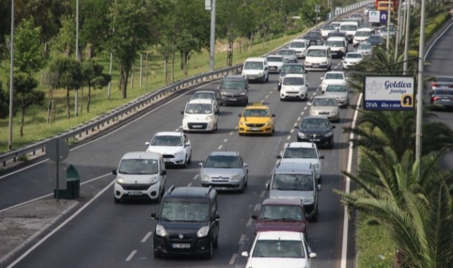 İzmir’de 2024’te Taşıt Kaydı %7,1 Arttı!