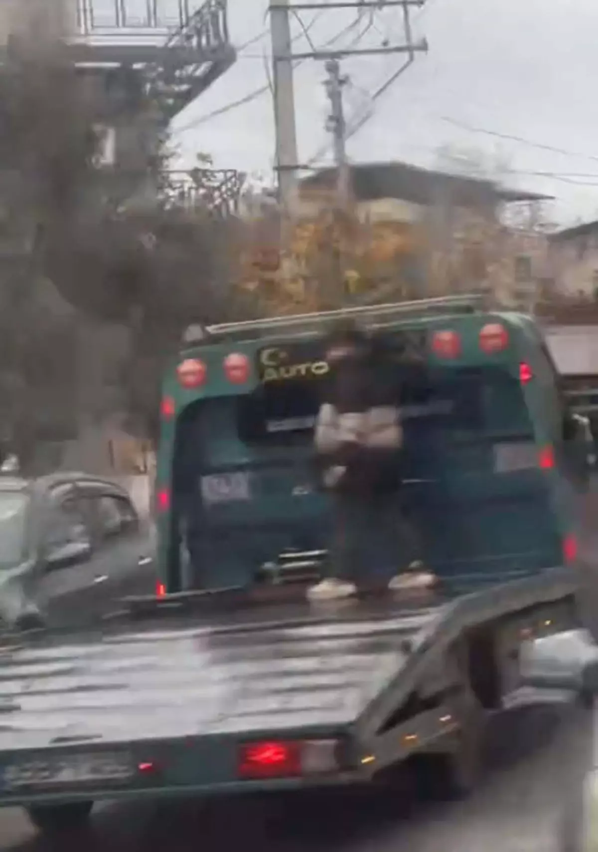 Oto Çekicide Seyahat Eden Çocuk, Sürücüye Ceza!