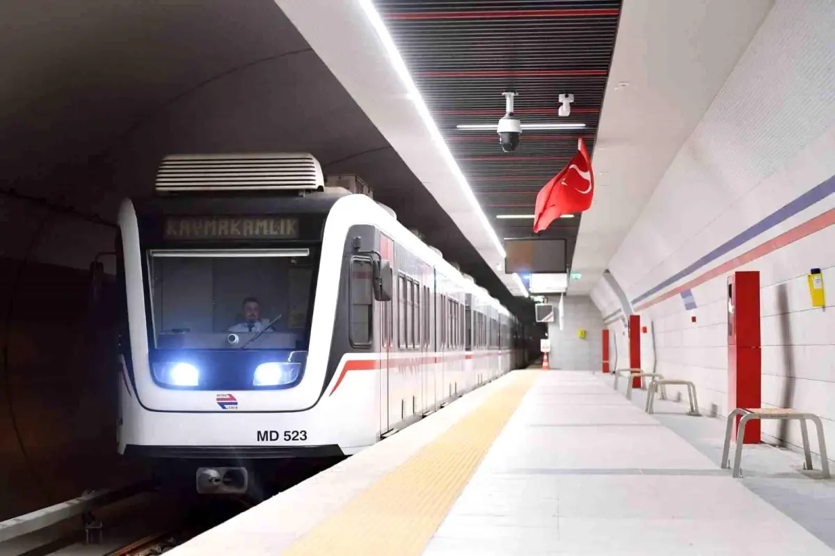 İzmir Metrosu Pazar Seferleri Kesintisiz Başlıyor!