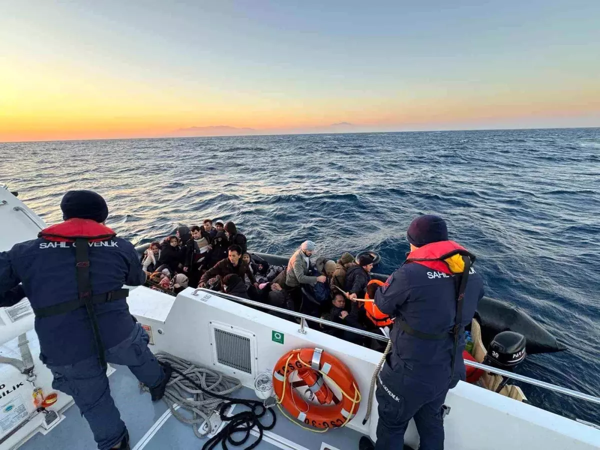 İzmir’de 36 Göçmen Sahil Güvenlik ile Kurtarıldı
