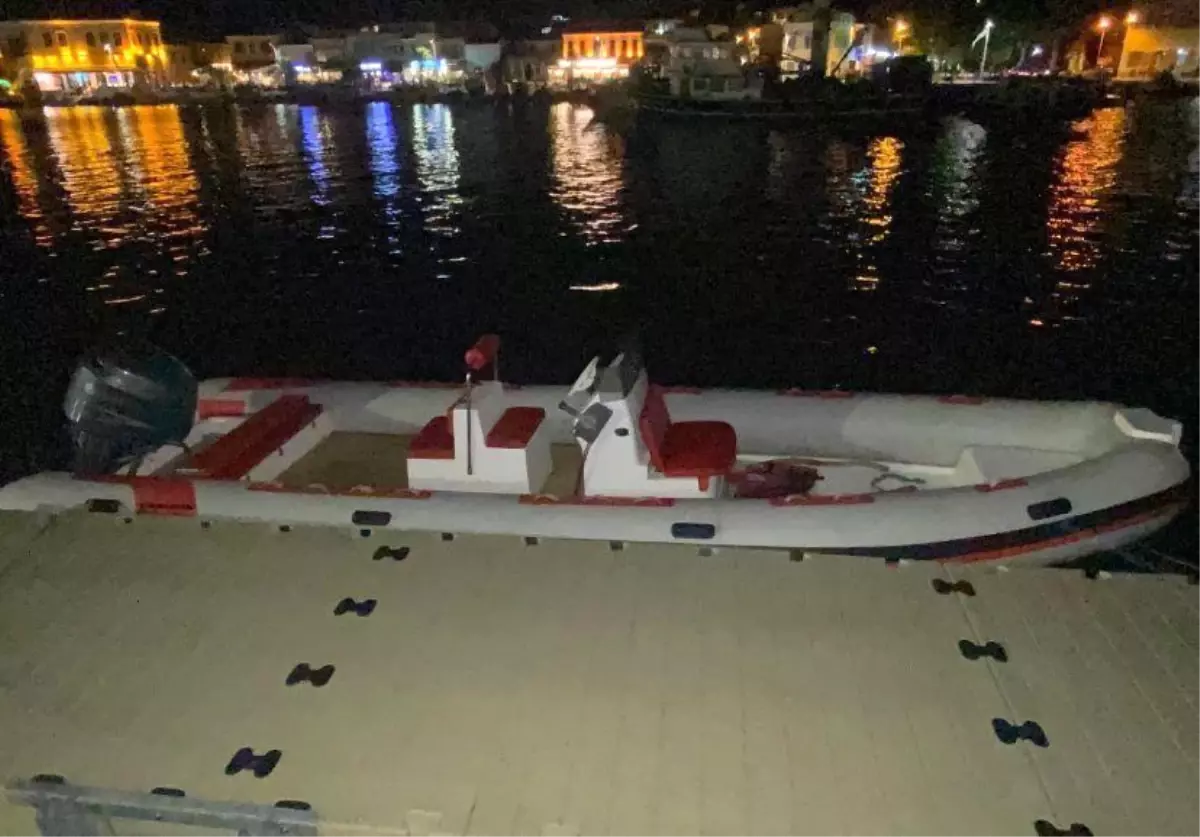 Foça’da Sahipsiz Lastik Bot Bulundu!