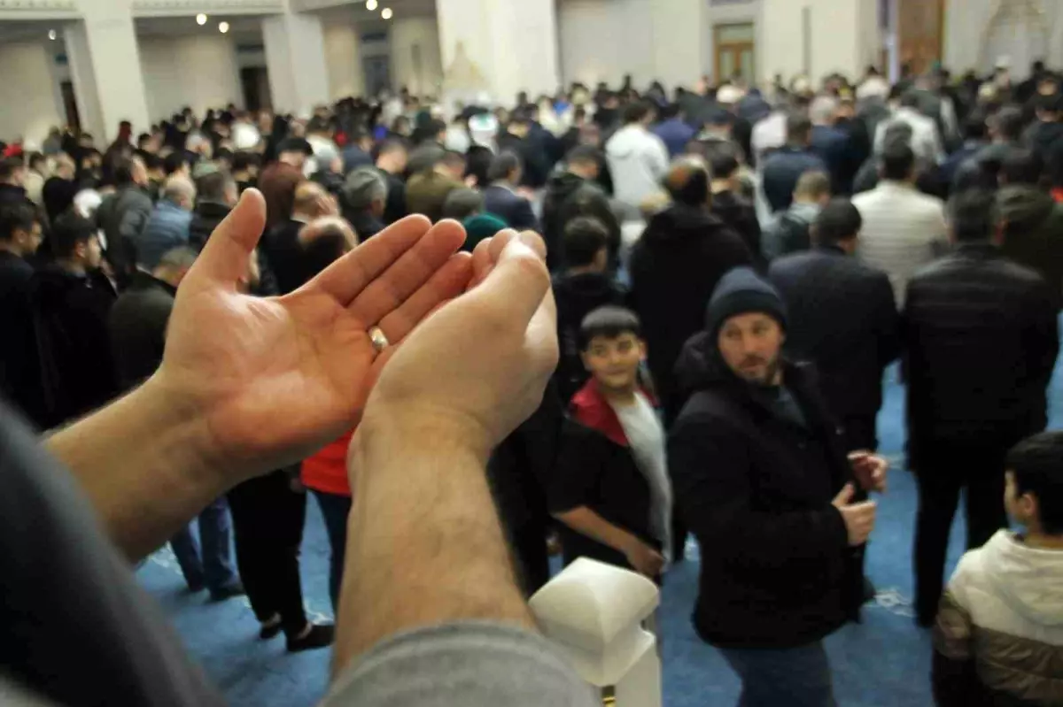 Ramazan Coşkusu: İzmir Camileri Doldurdu!