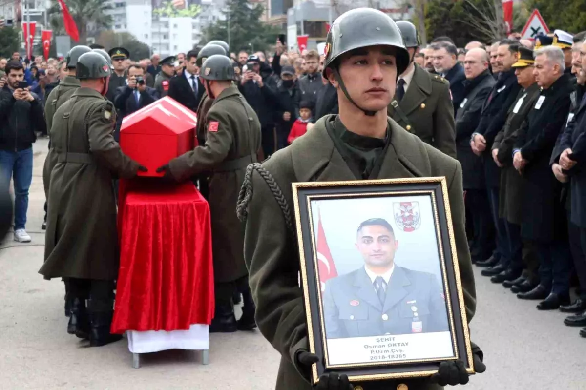 Şehit Osman Oktay, İzmir’de Gözyaşlarıyla Uğurlandı