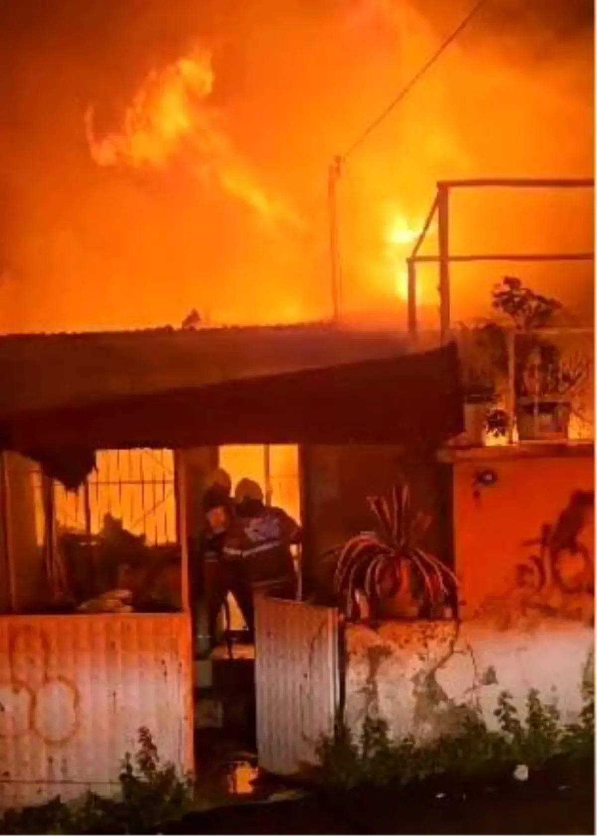 İzmir’de Ev Yangını: Kimse Yaralanmadı!