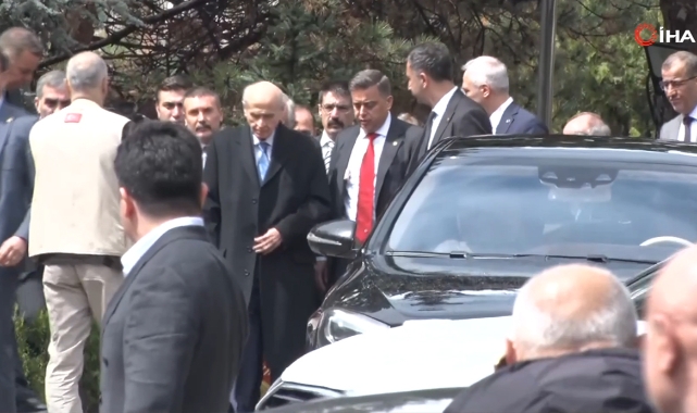 Bahçeli, Türkeş’in Mezarı’nı Ziyaret Etti