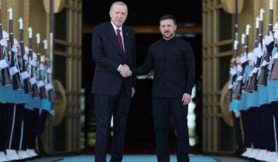 Erdoğan ve Zelenskiy’den Anlamlı Karşılama!