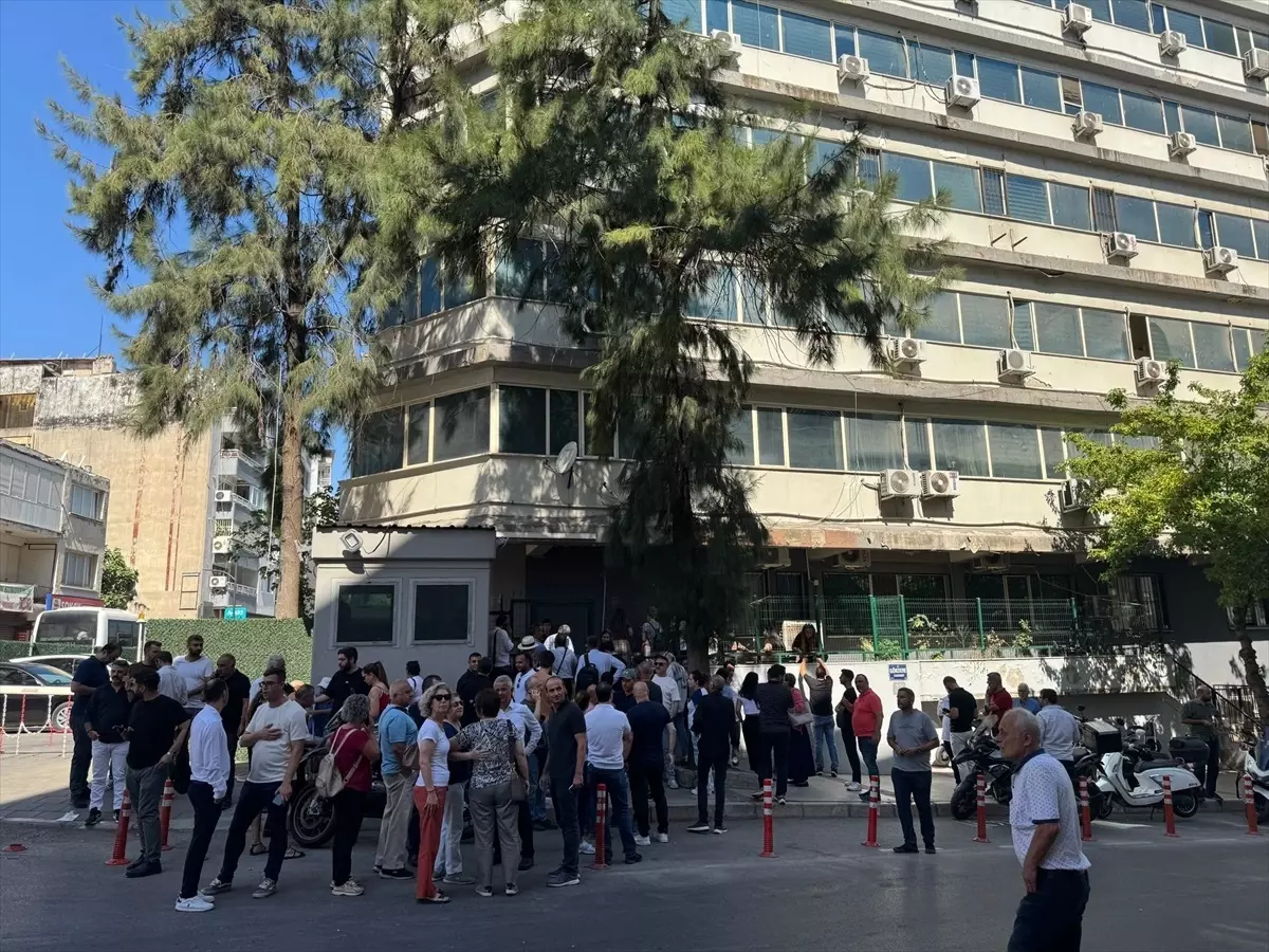 İzmir’de Yolsuzluk Soruşturmasında 109 Kişi Gözaltında!