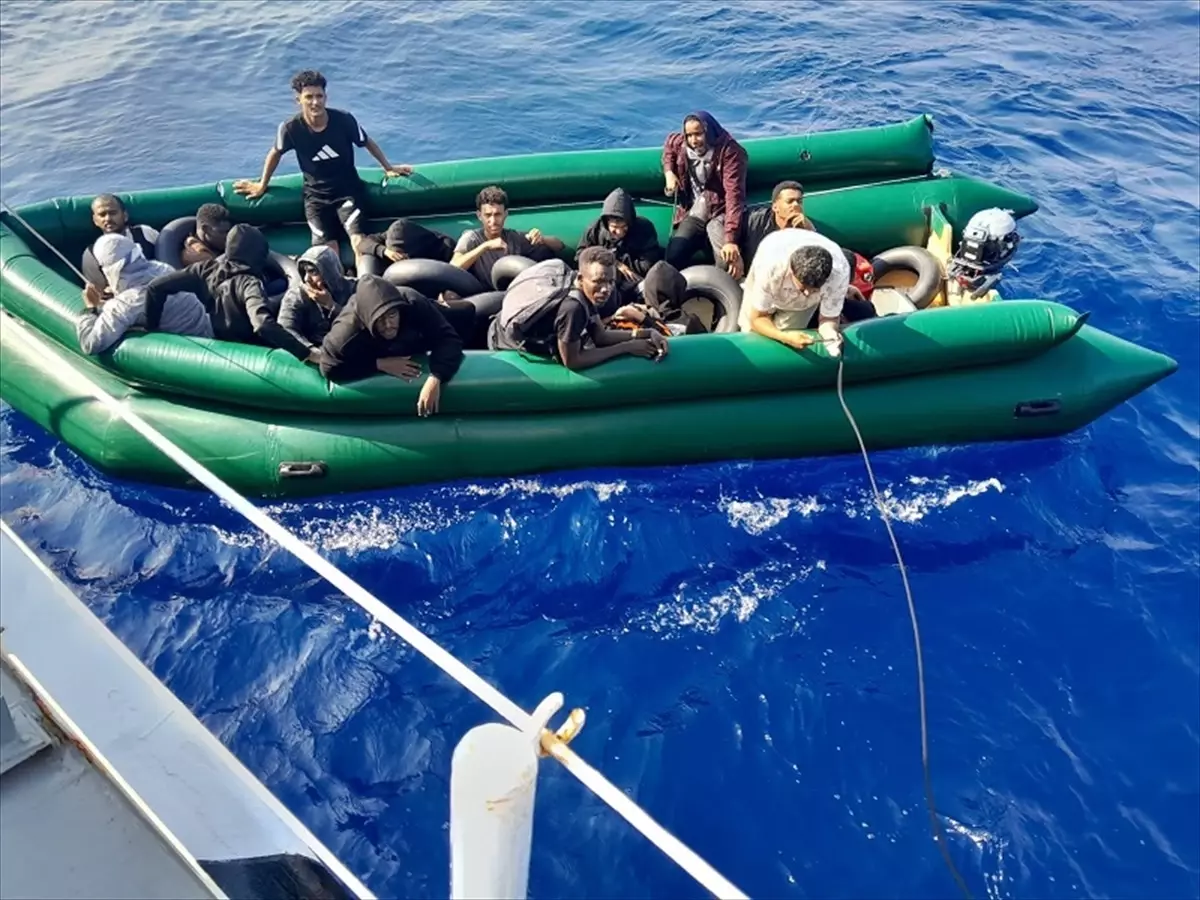 Düzensiz Göçmenlere Sahil Güvenlik’ten Operasyon!