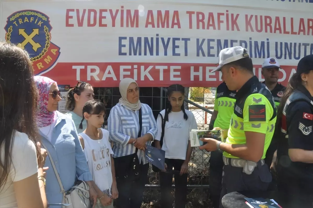 Ödemiş’te Jandarmadan Trafik ve KADES Bilgilendirmesi