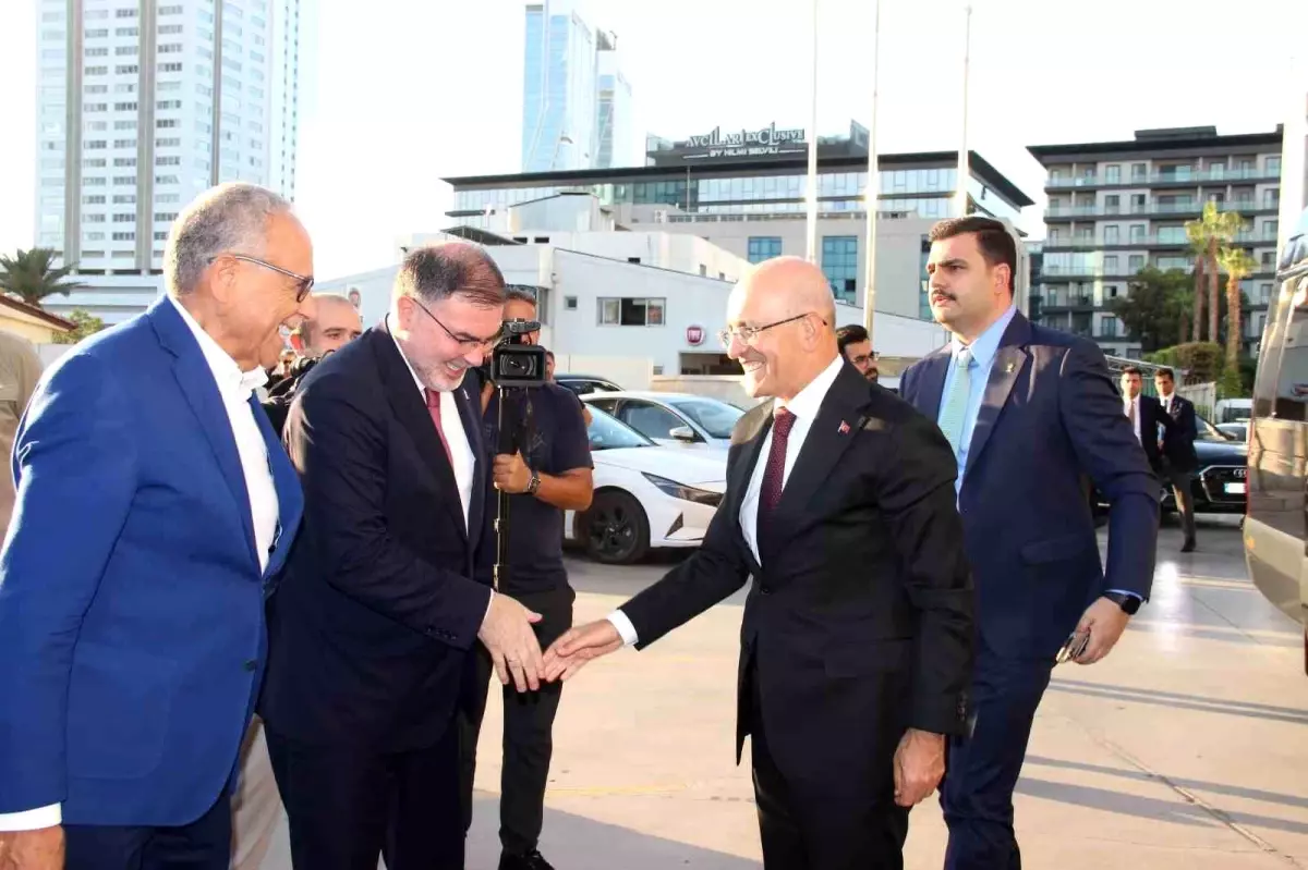 Şimşek: İzmir ile İş Dünyası İstişareleri Verimli