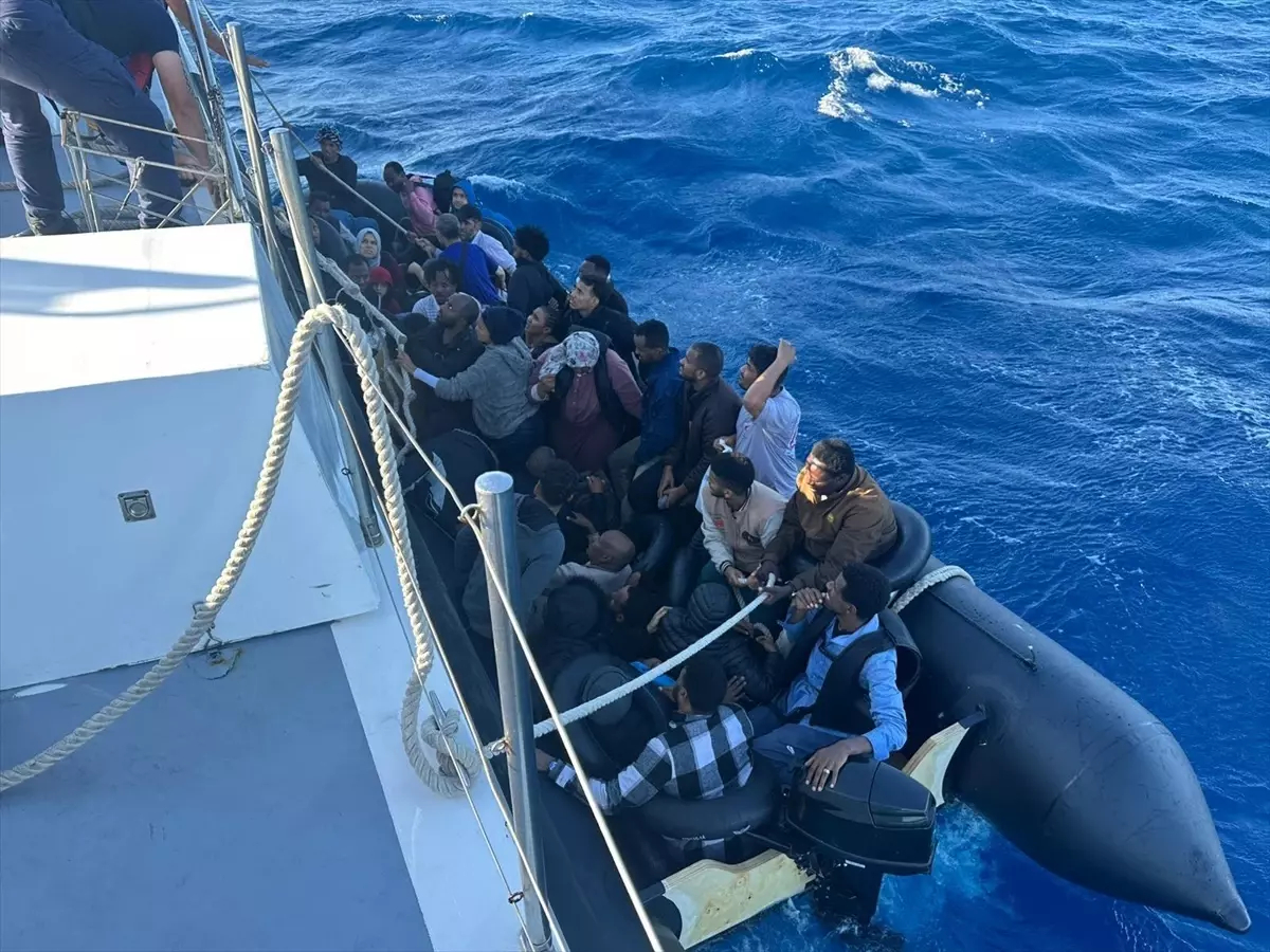 Çeşme’de 75 Düzensiz Göçmen Yakalandı!