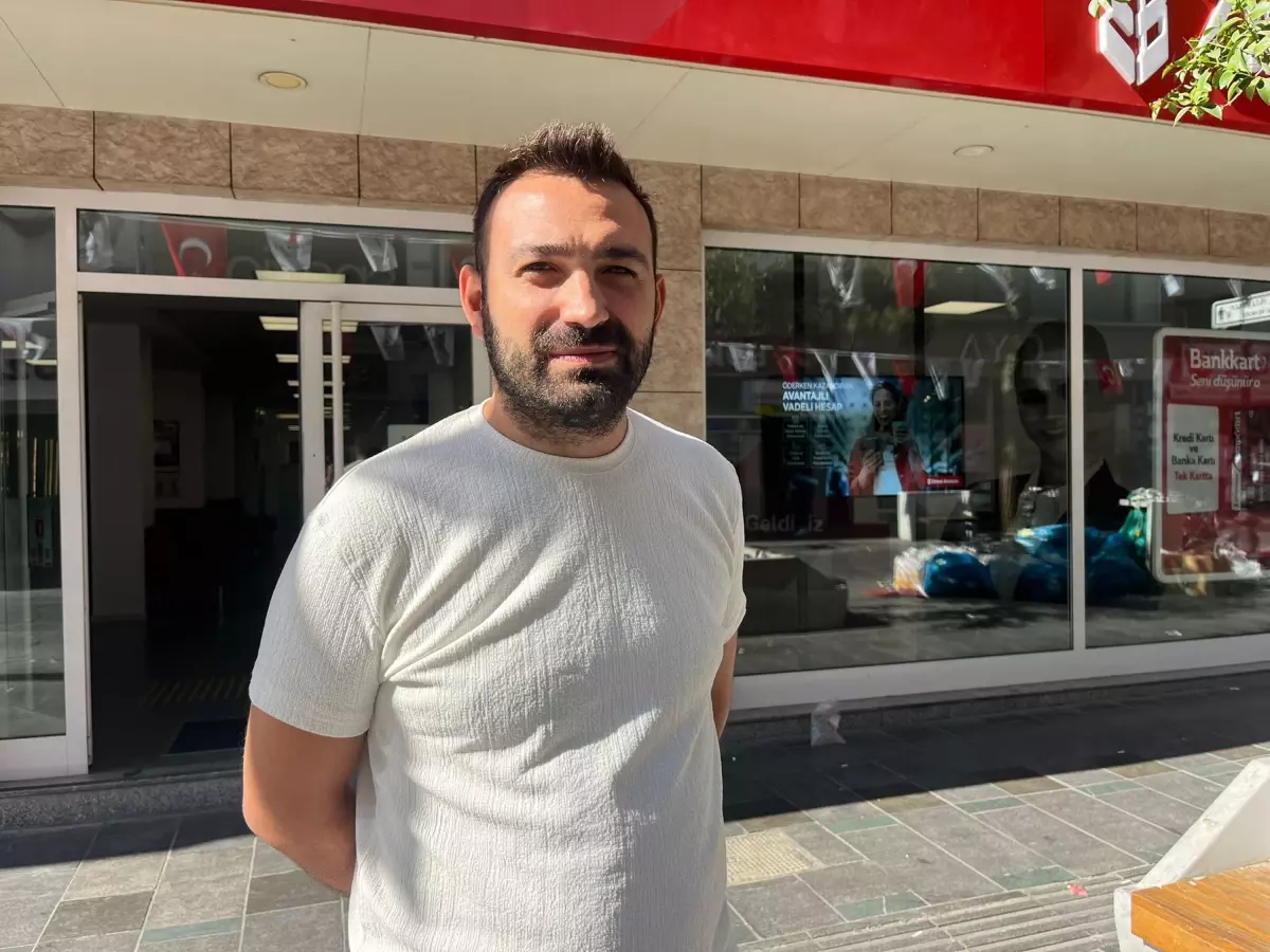 İzmir’de Grev: Çöp Yığınları Sokakları Bastı!