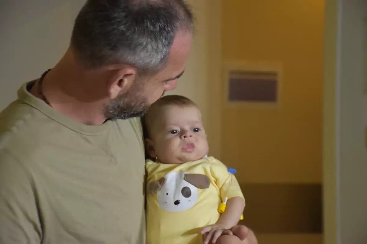 İzmir’de İki Bebek Karaciğer Nakliyle Hayata Tutundu