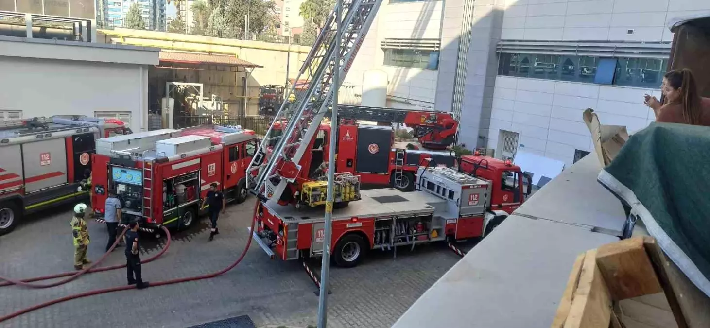 İzmir’de Hastanede Yangın Paniği: Hızla Söndürüldü!