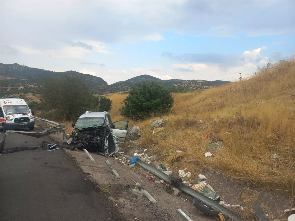 Uşak’ta Feci Kaza: 4 Kişi Yaralandı!