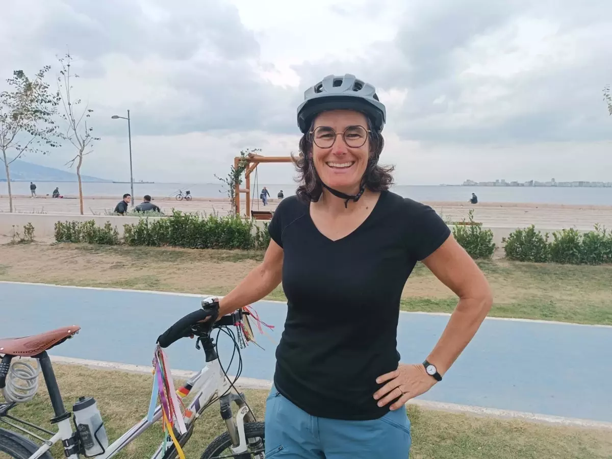 Ravanas Ailesi, Fransa’dan İzmir’e Bisikletle Geldi