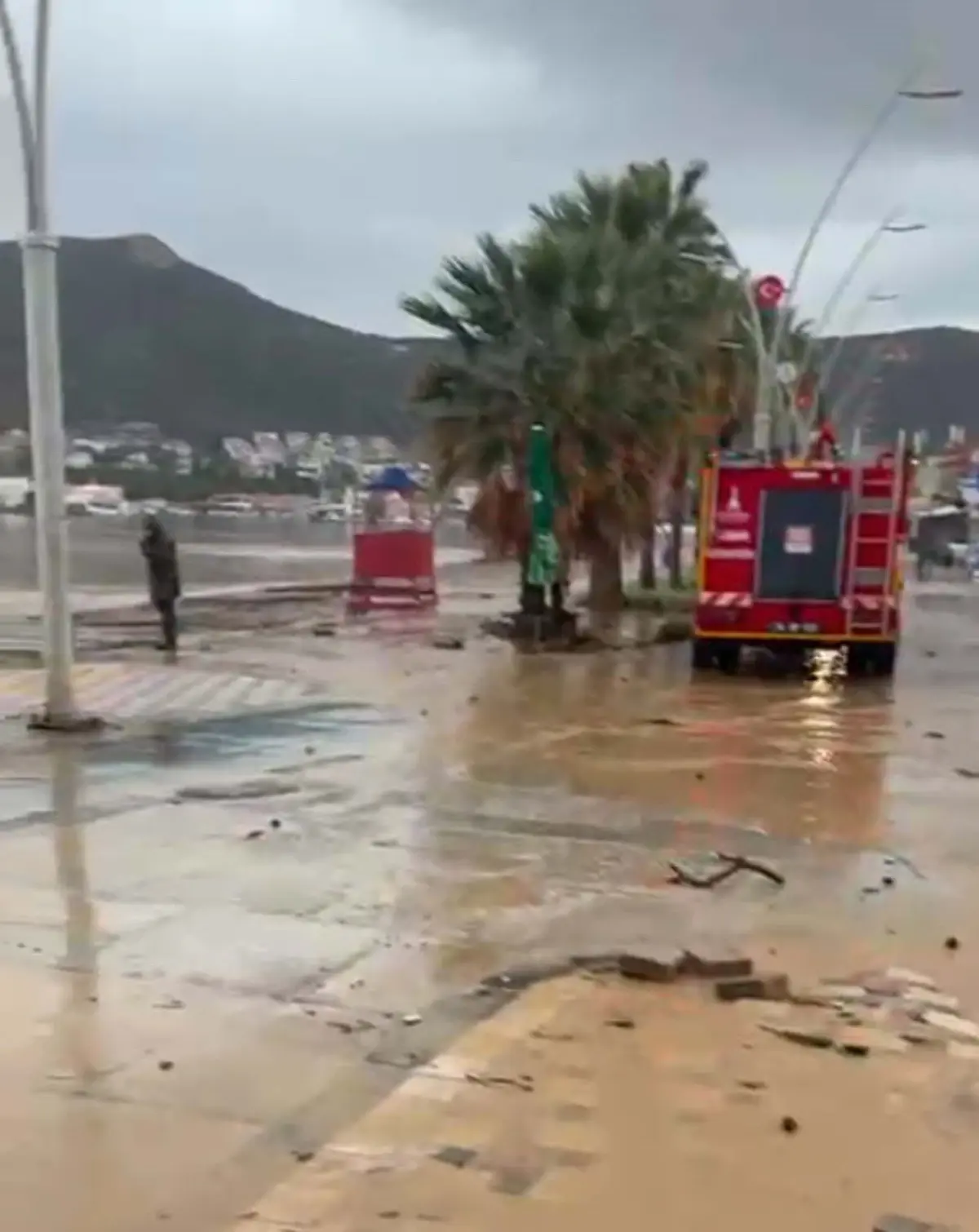 İzmir’de Kuvvetli Sağanak, Hayatı Olumsuz Etkiledi!