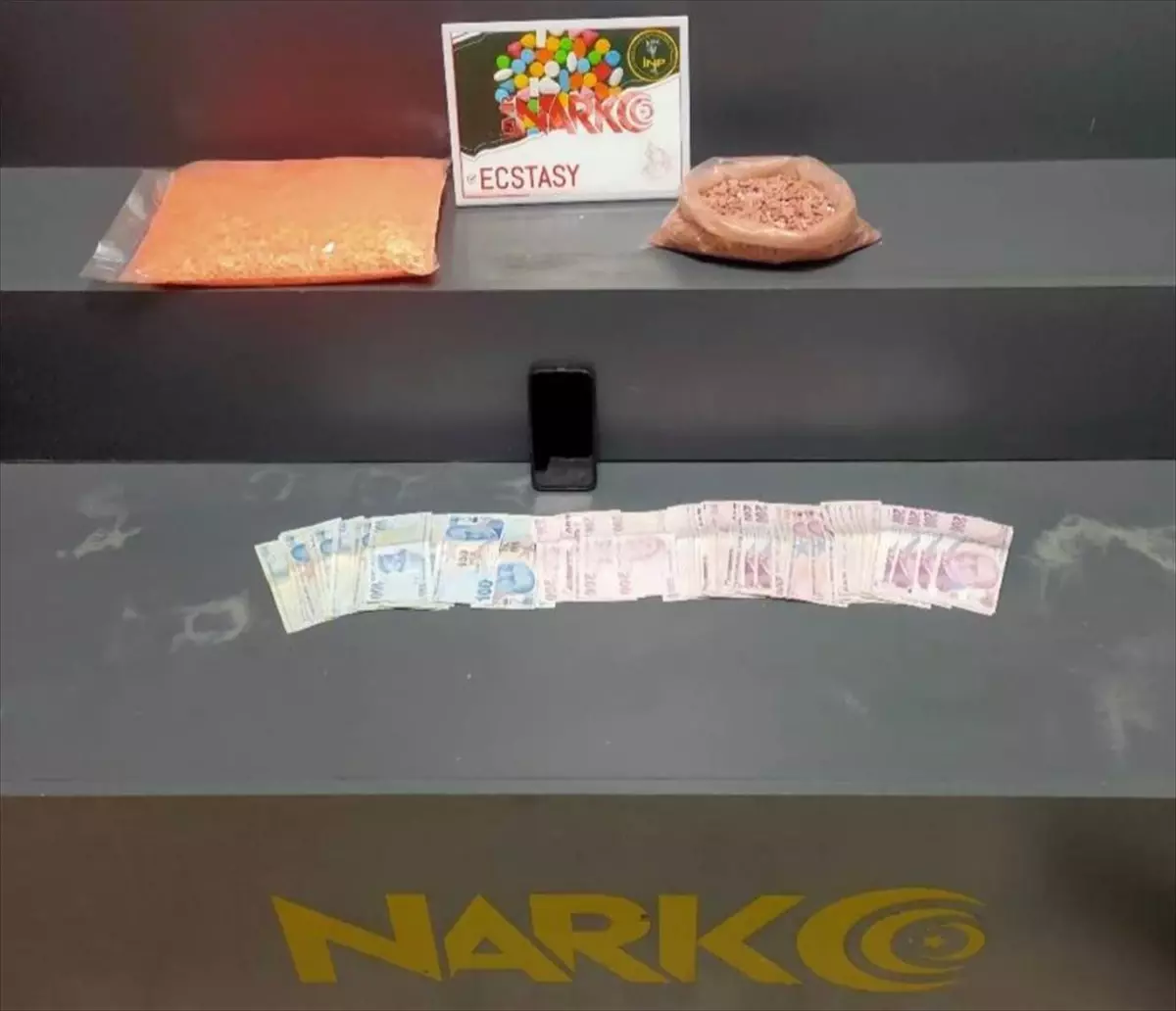 İzmir’de Uyuşturucu Operasyonu: Zanlı Tutuklandı!