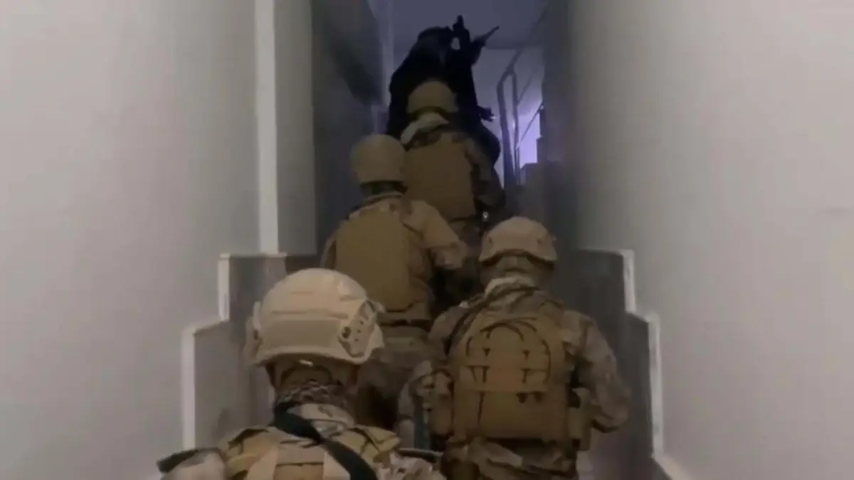 FETÖ/PDY’ye İzmir’de Operasyon: 18 Gözaltı!