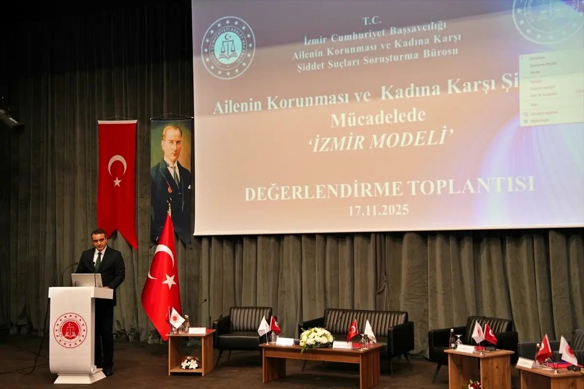 İzmir’de Kadına Şiddetle Mücadele Toplantısı Yapıldı