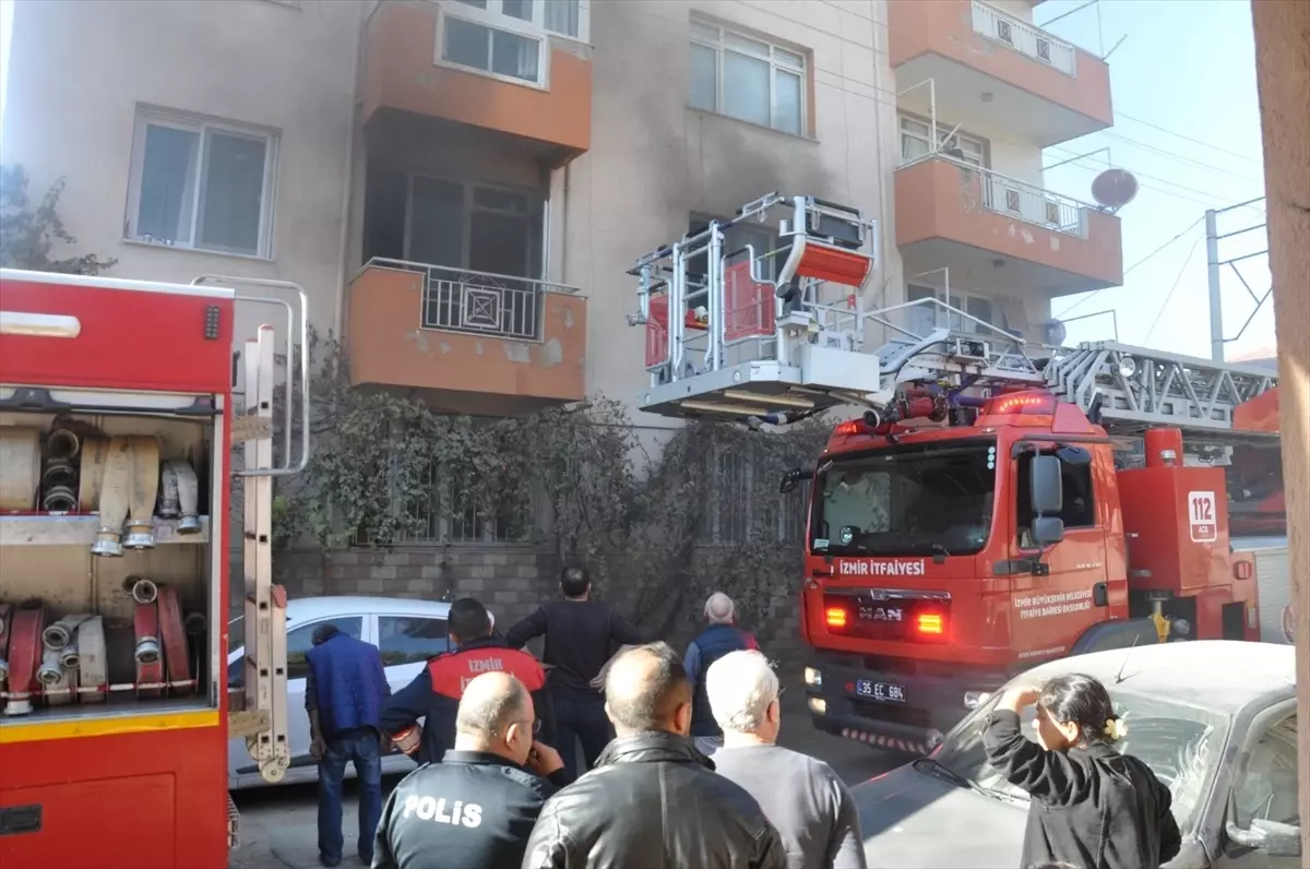 Ödemiş’te yangın paniği: Kedi kurtarıldı!