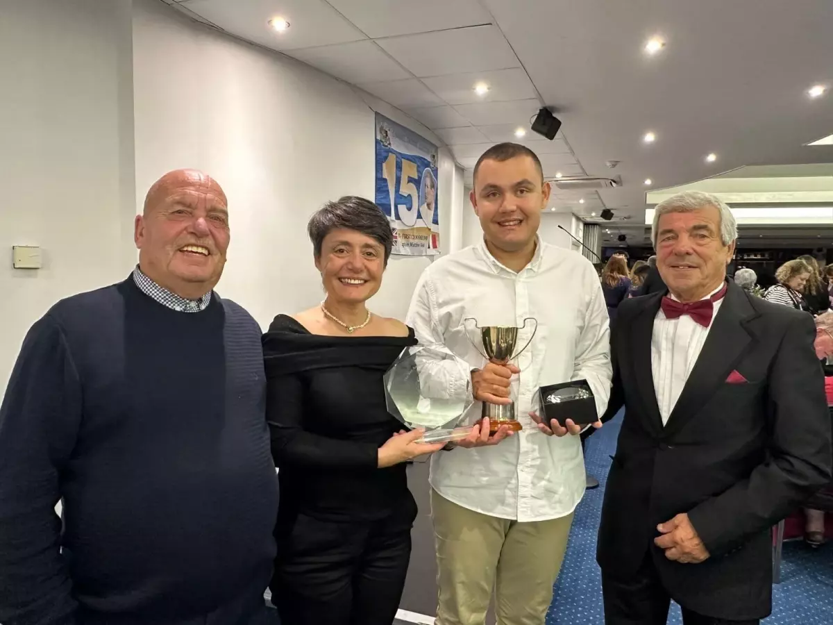 Tuna Tunca, Manş’ı Geçen İlk Otizmli Yüzücü!