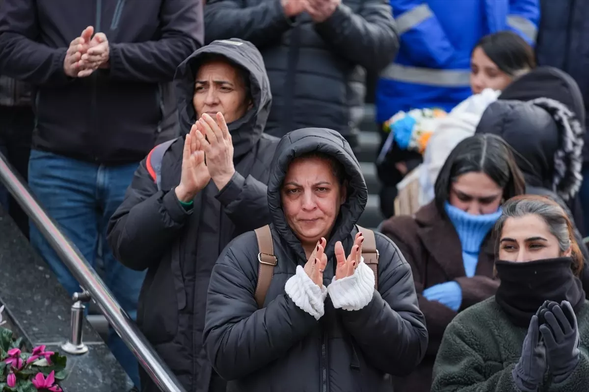 Buca Belediyesi İşçileri Maaşlarını Aldı! Eylem Sona Erdi