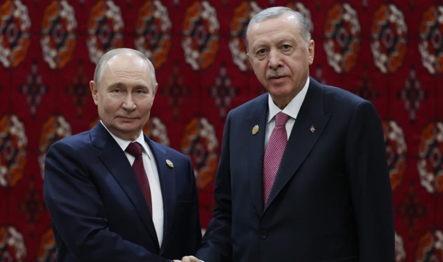 Erdoğan ve Putin, Aşkabat’ta Görüşmelerde Bulundu