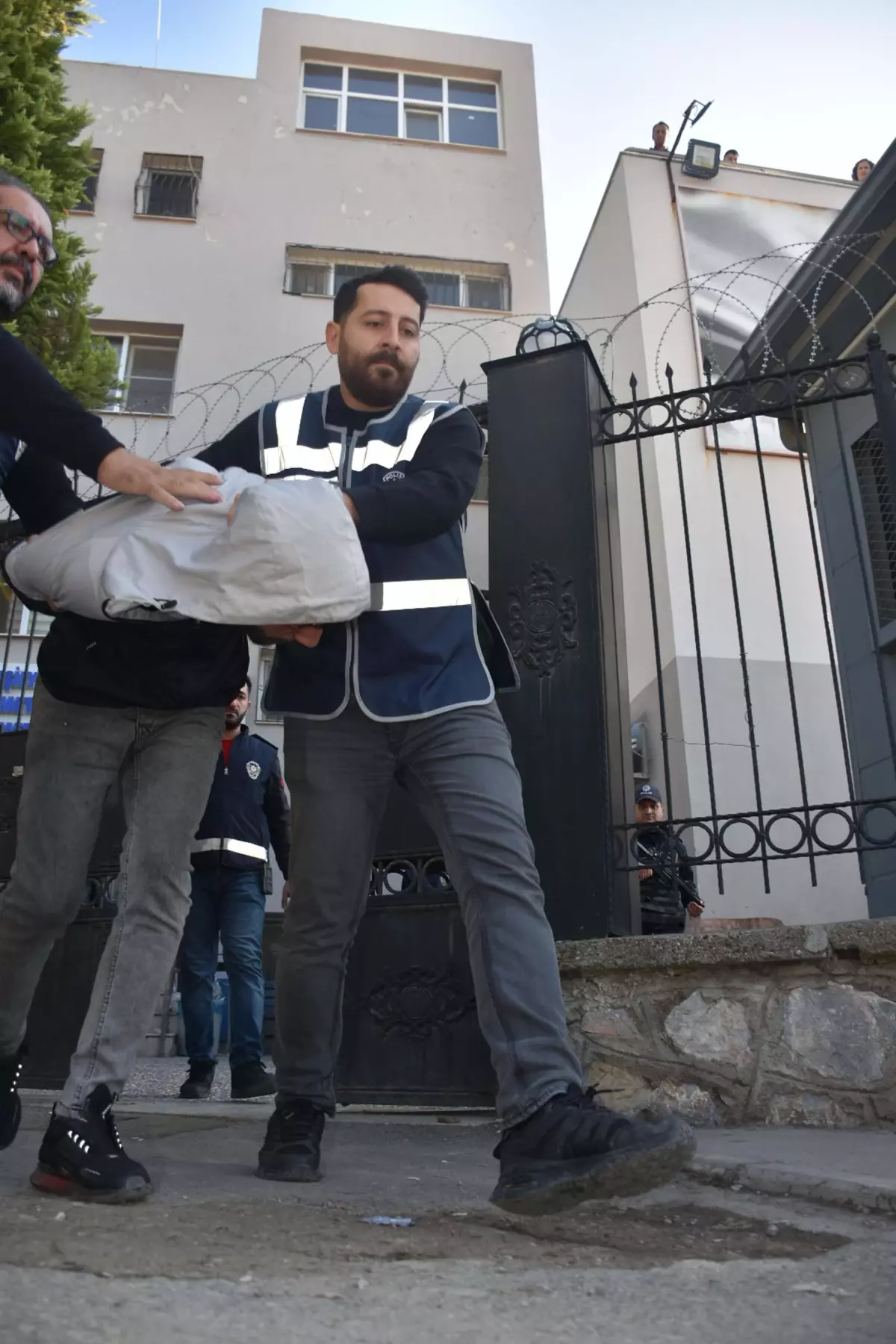 İzmir’de Şiddet Olayına 1 Tutuklama!