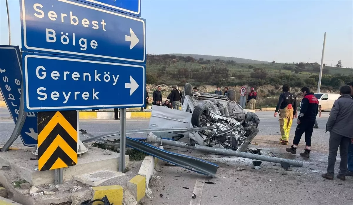 Foça’da Kaza: İki Kişi Yaralandı!