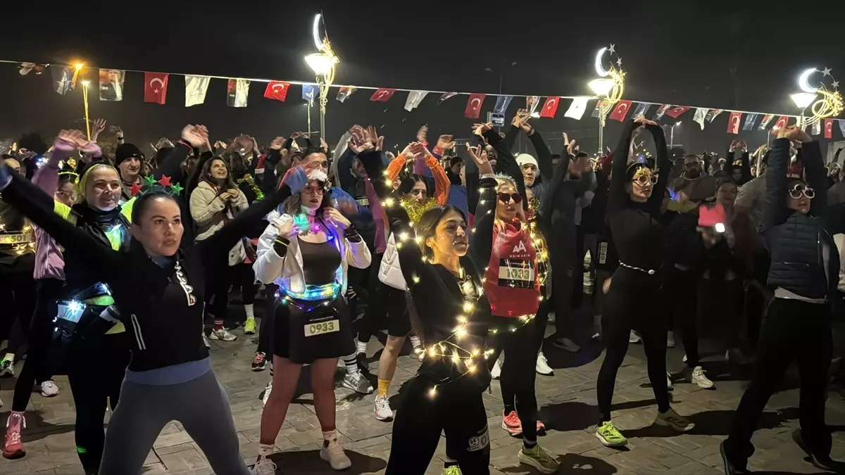Işığınla Koş İzmir! Yılın En Uzun Gecesi