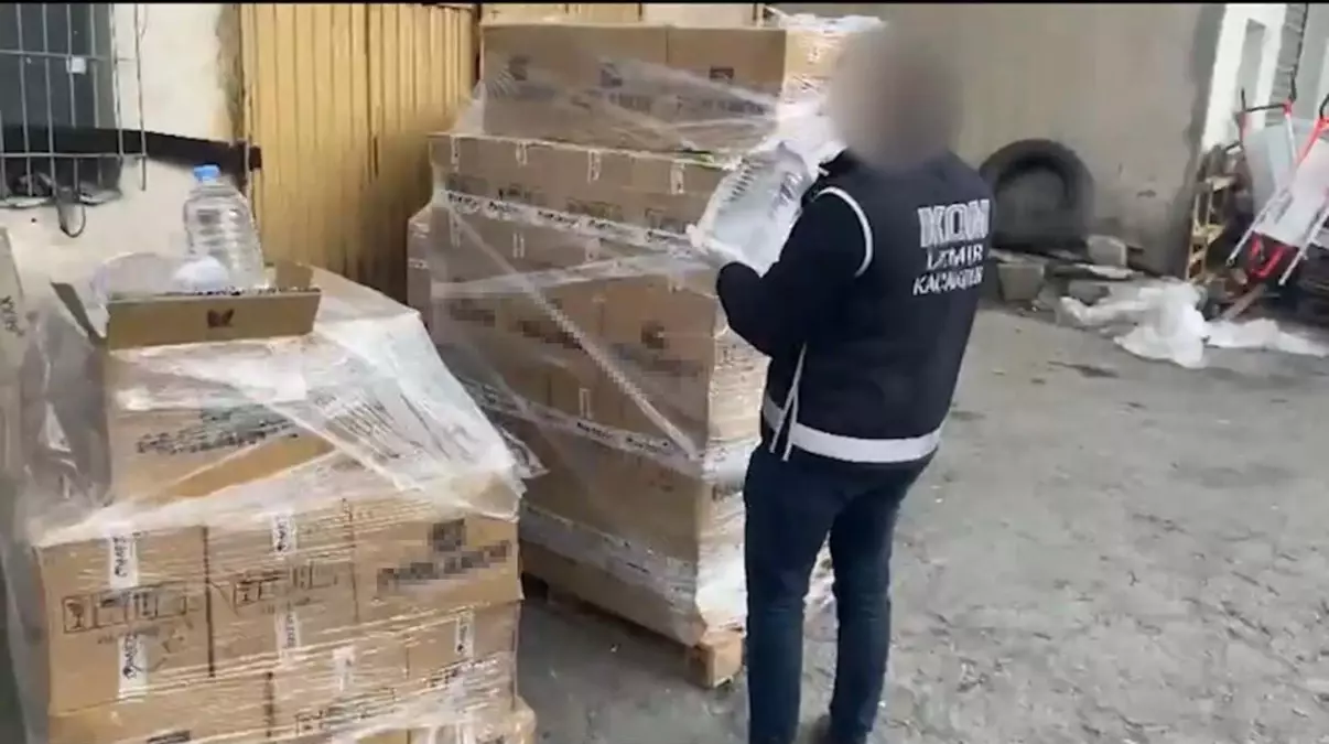 İzmir’de Kaçak İçki Operasyonu: 3,5 Ton Etil Alkol!