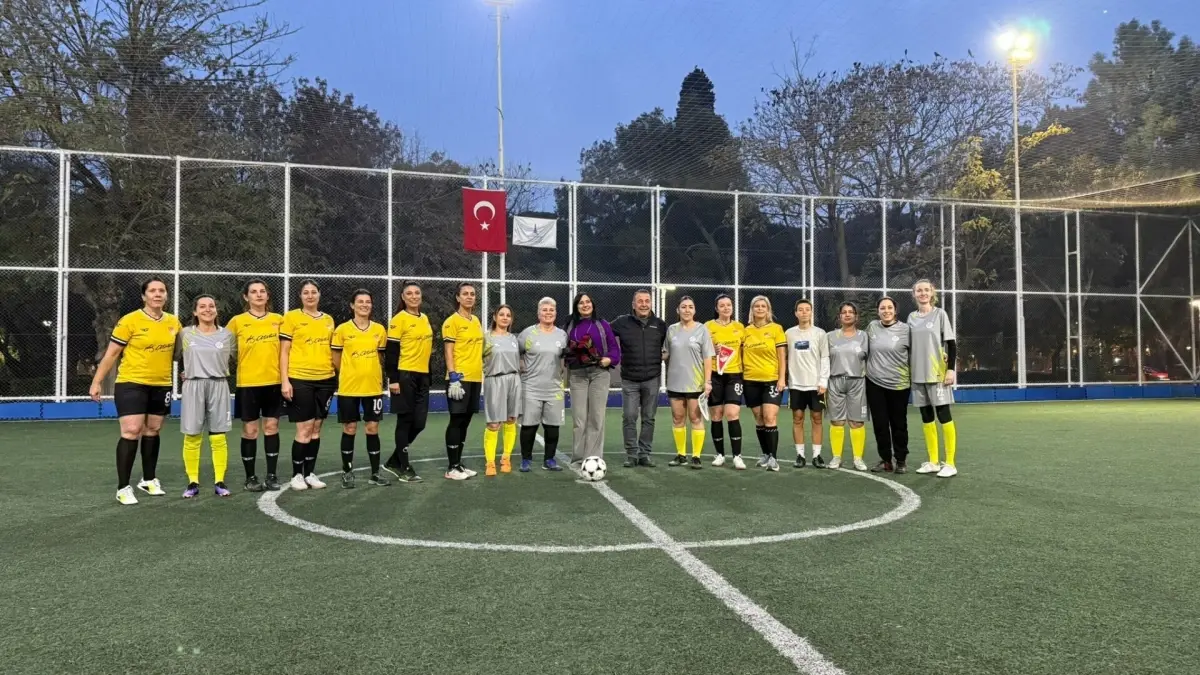 Kadın Futbolunda Dostluk Maçı Coşkusu İzmir’de!