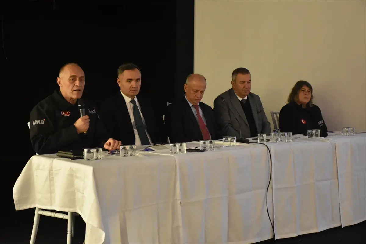 İzmir’de Afet Yönetimi Toplantısı Yapıldı
