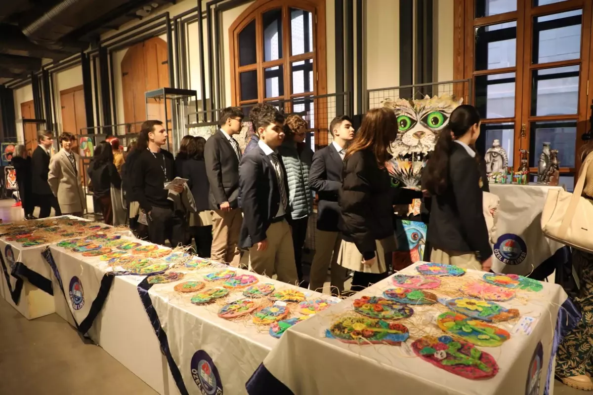 Özel Ege Lisesi’nden Sanat Dolu Bir Sergi Açıldı!