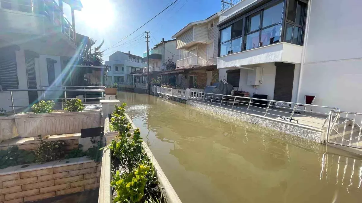 Foça’da Sel Felaketi: Esnafın Büyük Mağduriyeti!