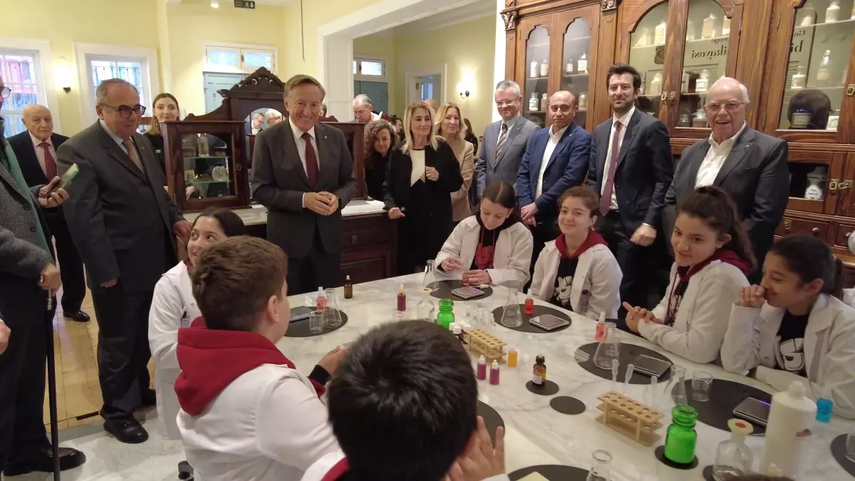 İzmir’de Bilim ve Eğitim İçin Yenilikçi Merkez Açıldı