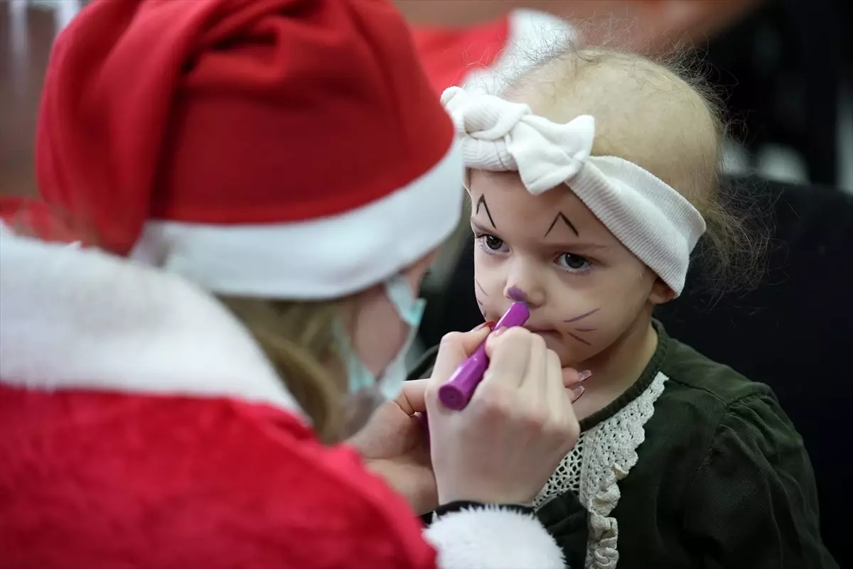 Umut Dolu Yeni Yıl Etkinliği Kanserli Çocuklar İçin